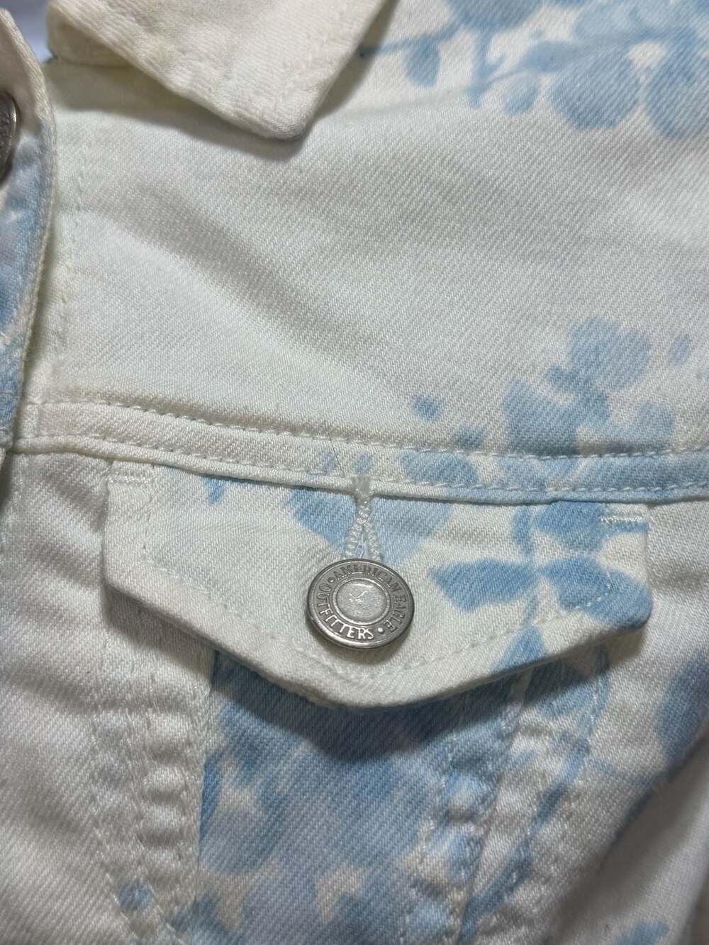 American Eagle Floral Denim Jacket Size Small - Picture 4 of 12